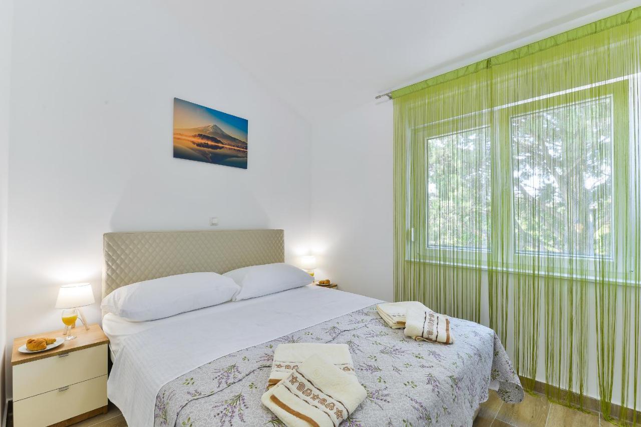 Cascada Villas With Private Jacuzzi And Private Parking Starigrad Paklenica Eksteriør billede